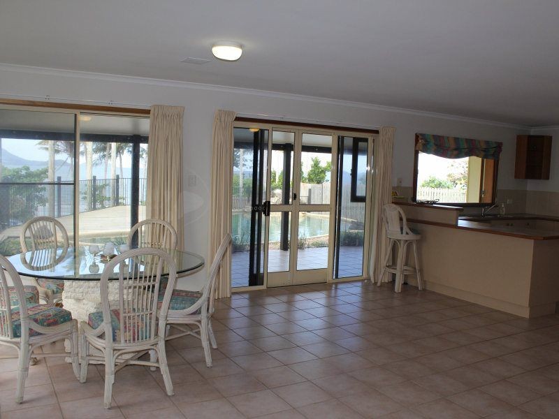 6 Kennedy Esplanade, South Mission Beach QLD 4852