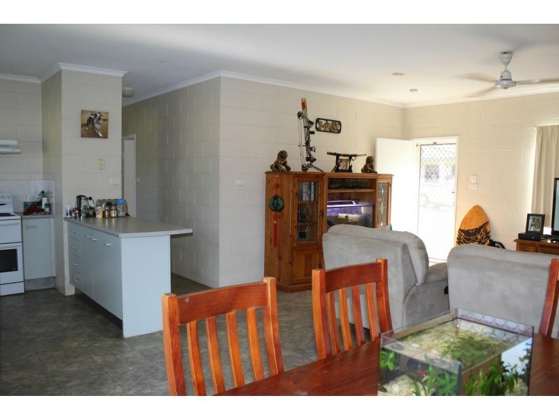22 Bamber Street, Tully QLD 4854
