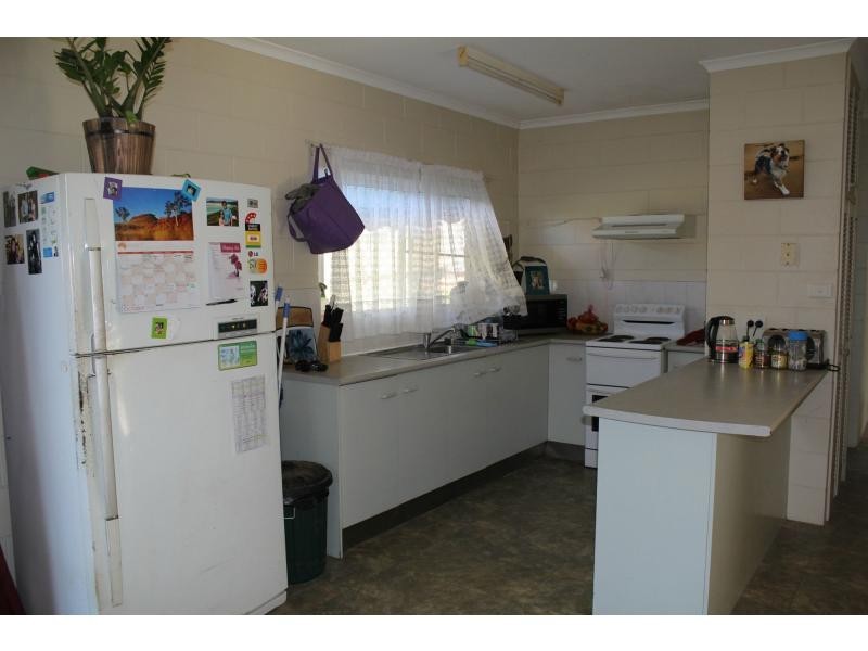 22 Bamber Street, Tully QLD 4854