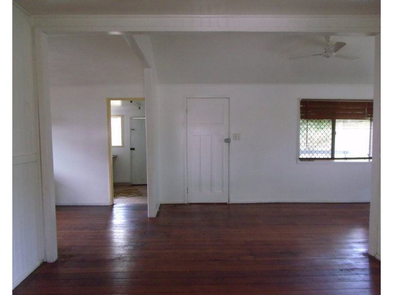 2 Murray Street, Tully QLD 4854