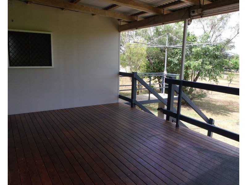2 Murray Street, Tully QLD 4854