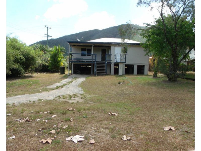 2 Murray Street, Tully QLD 4854