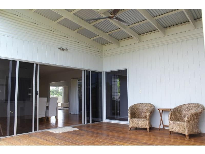 53 Midshipman Street, South Mission Beach QLD 4852