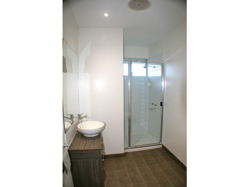 17 Rise Crescent, Mission Beach QLD 4852