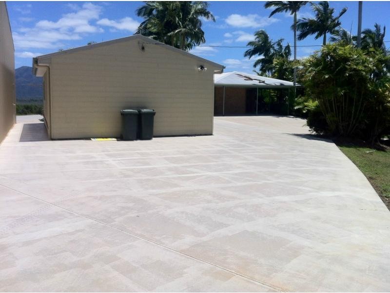 12 Hillview Close, Carmoo QLD 4852