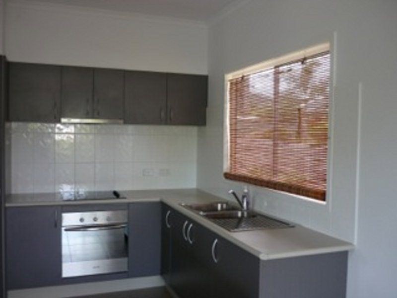 10 Kent Close, Mission Beach QLD 4852