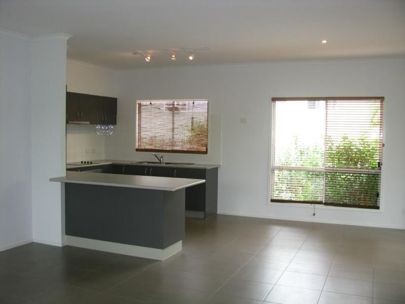 10 Kent Close, Mission Beach QLD 4852