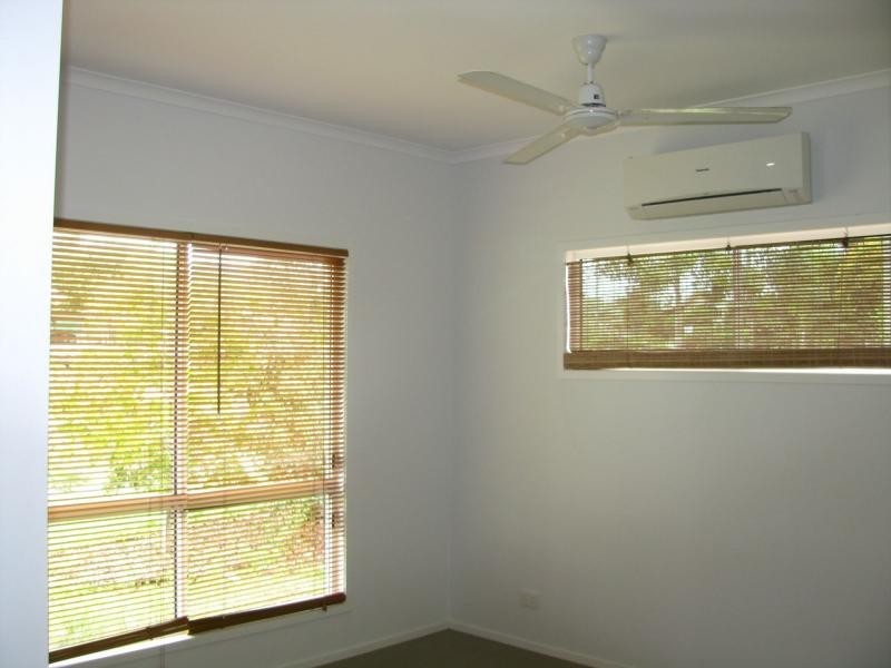 10 Kent Close, Mission Beach QLD 4852