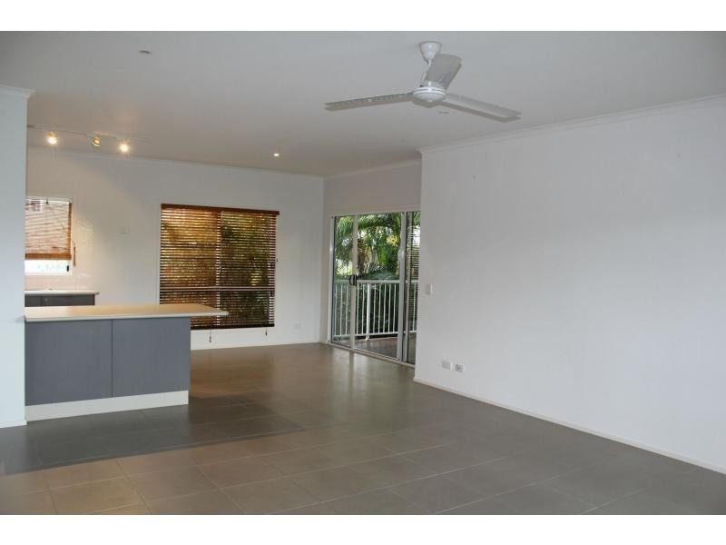 1/10 Kent Close, Mission Beach QLD 4852