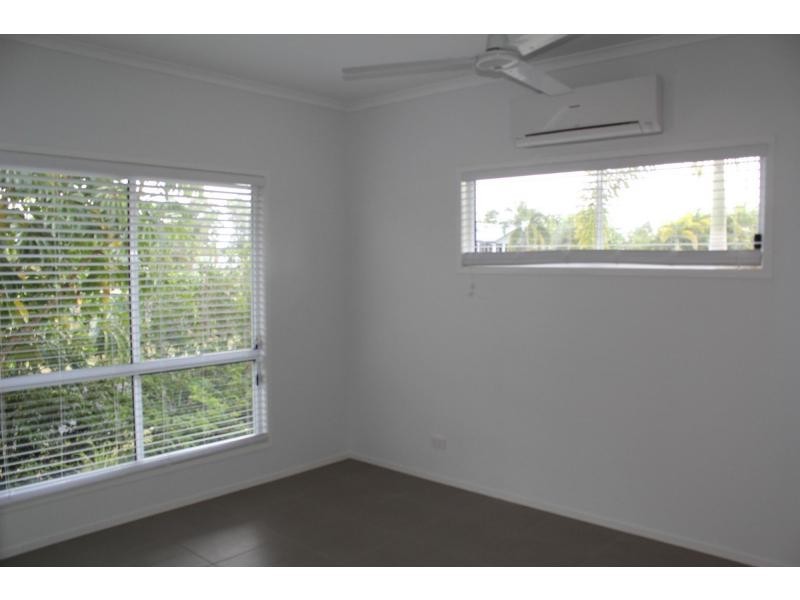 1/10 Kent Close, Mission Beach QLD 4852