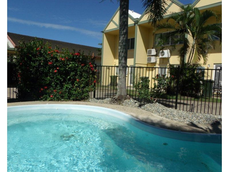 3/4 Hilliar Street, Wongaling Beach QLD 4852