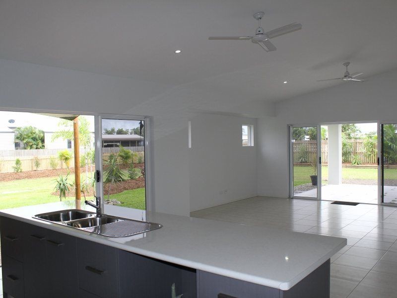 10 Mariner Drive, South Mission Beach QLD 4852