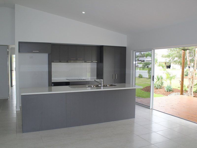 10 Mariner Drive, South Mission Beach QLD 4852