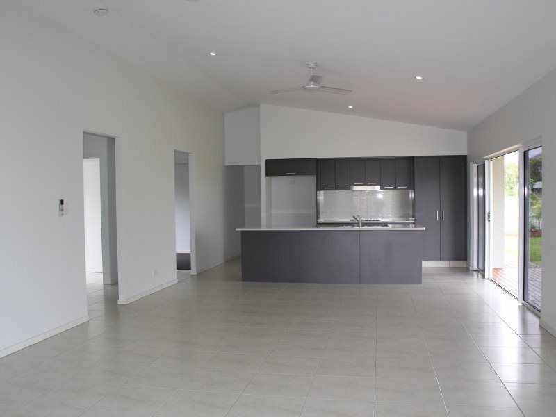 10 Mariner Drive, South Mission Beach QLD 4852