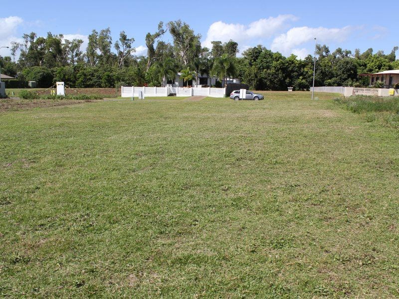 14 Spinnaker Street, South Mission Beach QLD 4852