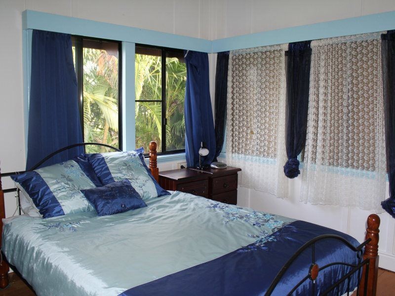 10 Webb Street, Tully QLD 4854