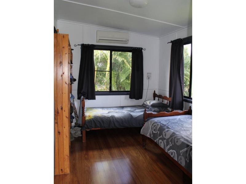 10 Webb Street, Tully QLD 4854