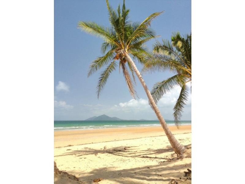 19 Rise Crescent, Mission Beach QLD 4852