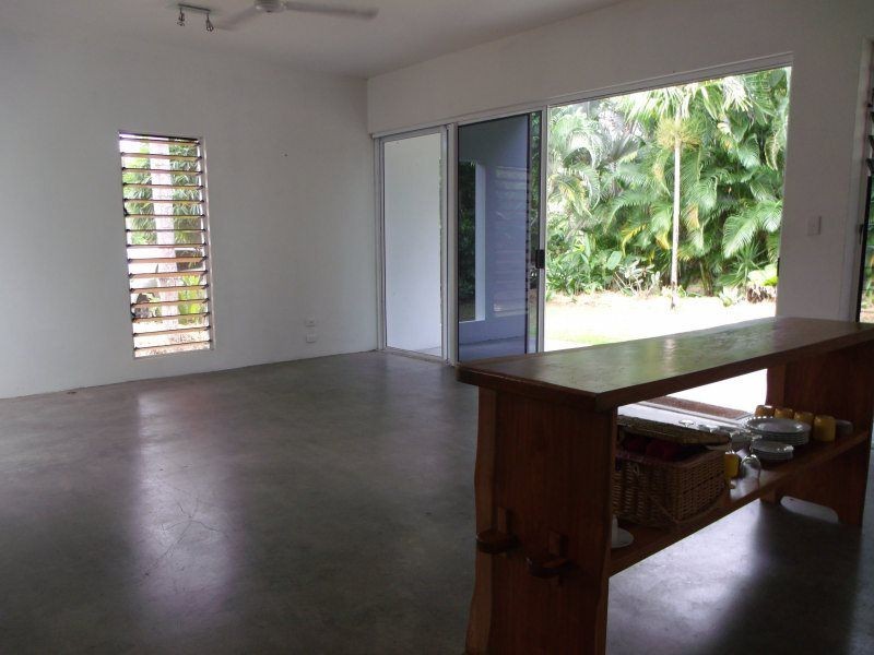 33 Pacific Parade, Mission Beach QLD 4852