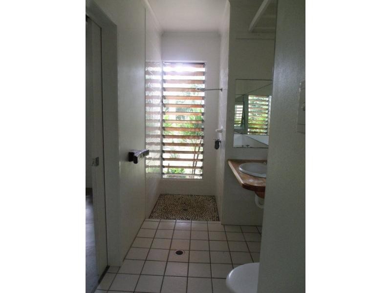 33 Pacific Parade, Mission Beach QLD 4852