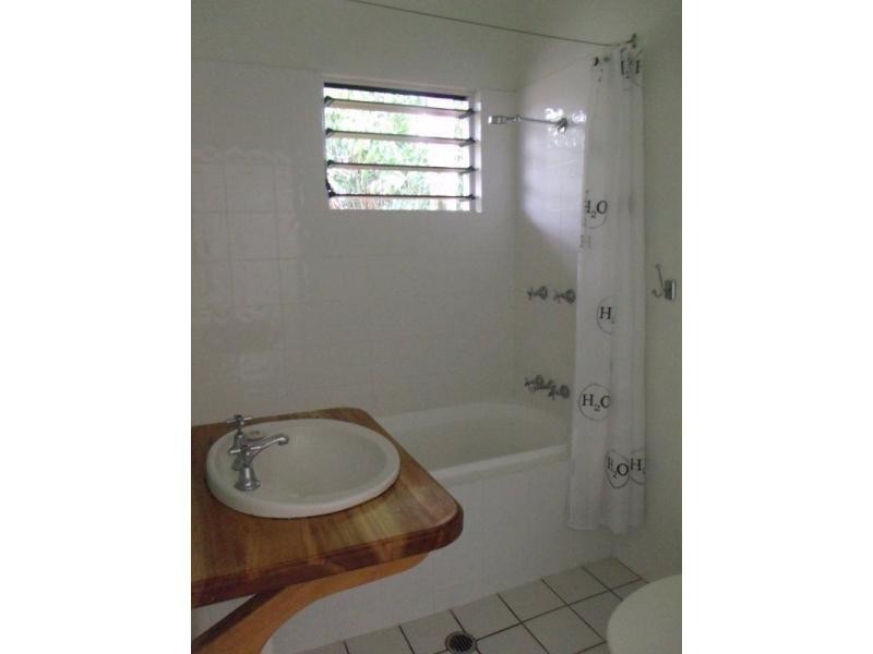 33 Pacific Parade, Mission Beach QLD 4852