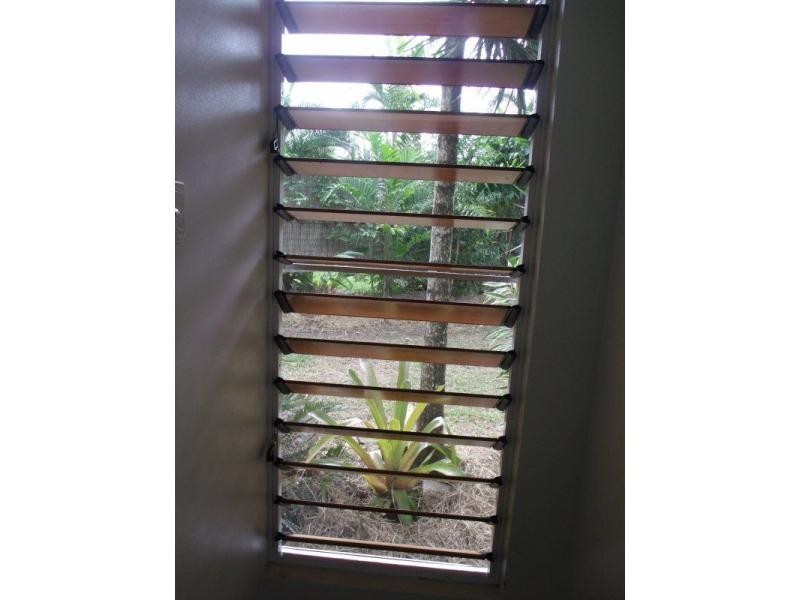 33 Pacific Parade, Mission Beach QLD 4852