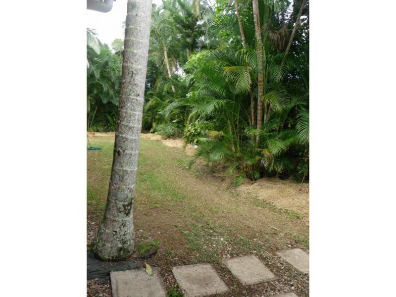 33 Pacific Parade, Mission Beach QLD 4852
