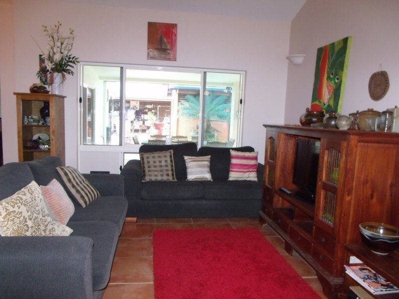 42 Holland Street, Wongaling Beach QLD 4852