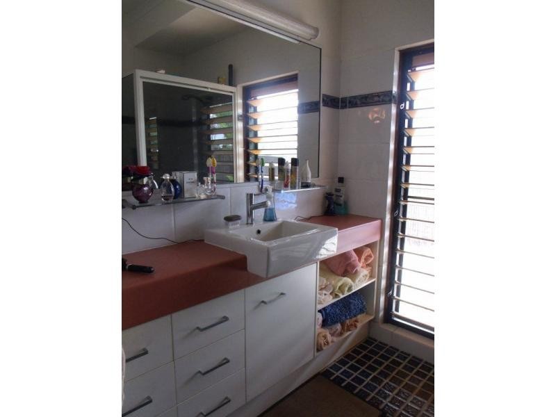 42 Holland Street, Wongaling Beach QLD 4852