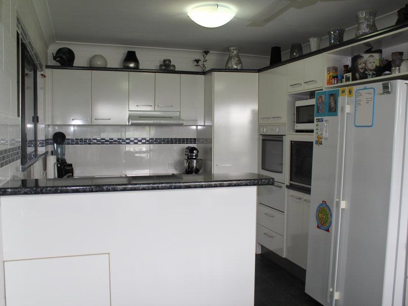 5 Pease Street, Tully QLD 4854