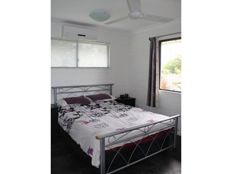 5 Pease Street, Tully QLD 4854