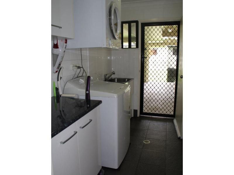 5 Pease Street, Tully QLD 4854