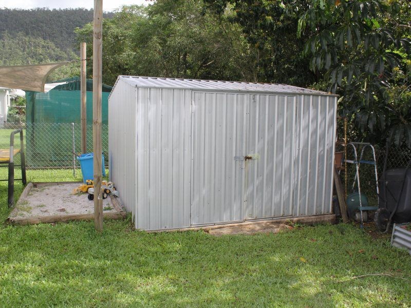 5 Pease Street, Tully QLD 4854