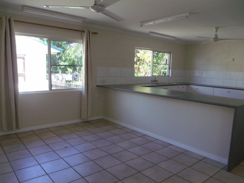 17 Holland Street, Wongaling Beach QLD 4852