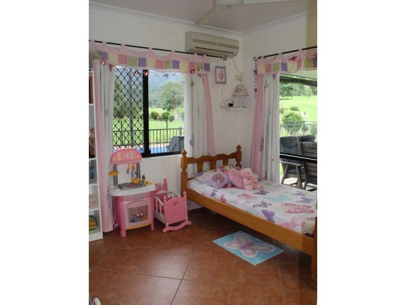 2 Corbett Close, Bulgun QLD 4854