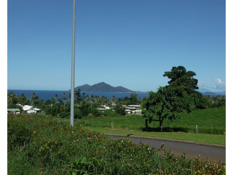 5 Rise Crescent, Mission Beach QLD 4852