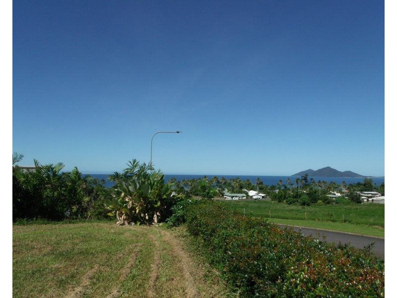 5 Rise Crescent, Mission Beach QLD 4852