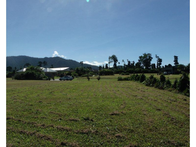 5 Rise Crescent, Mission Beach QLD 4852