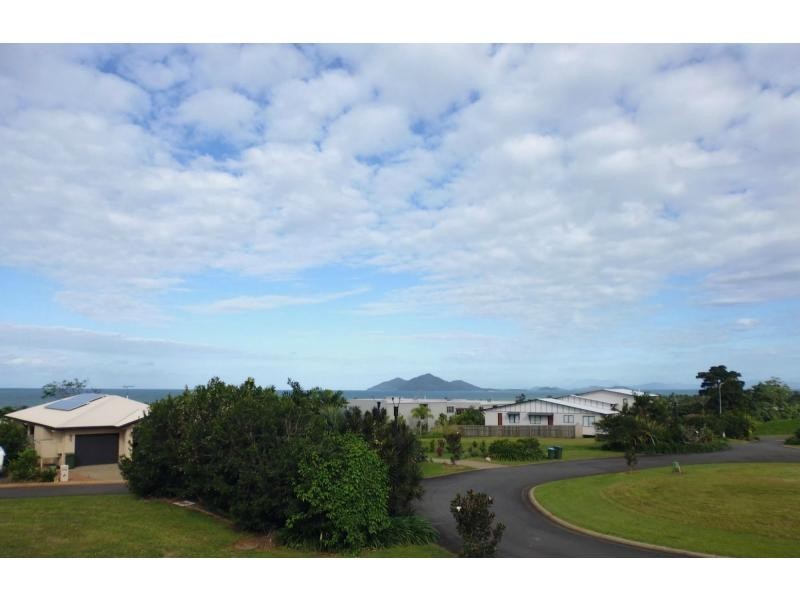 20 Rise Crescent, Mission Beach QLD 4852