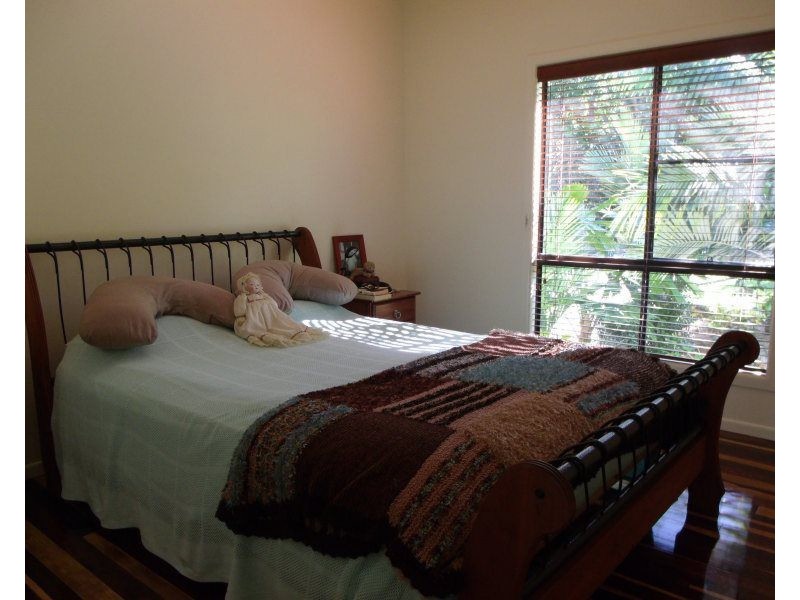 4 Commodore Street, South Mission Beach QLD 4852