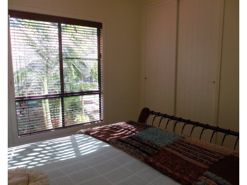 4 Commodore Street, South Mission Beach QLD 4852