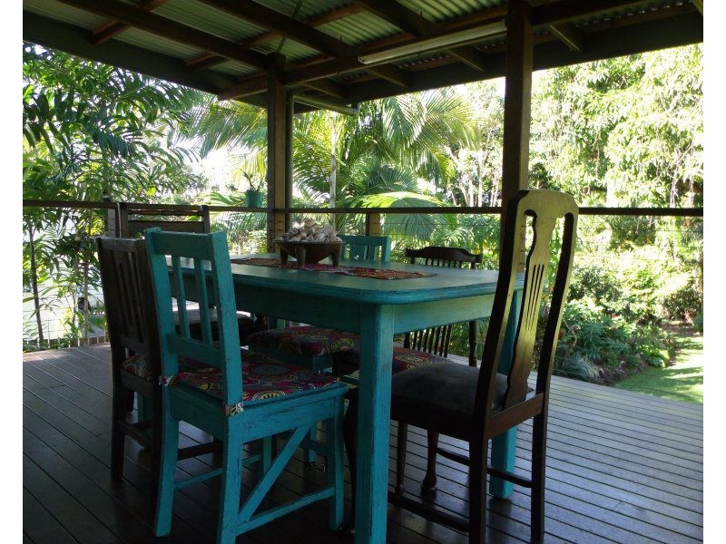 4 Commodore Street, South Mission Beach QLD 4852