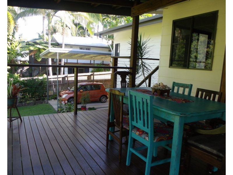 4 Commodore Street, South Mission Beach QLD 4852