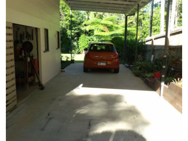 4 Commodore Street, South Mission Beach QLD 4852
