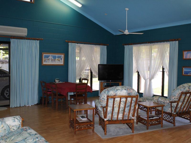 5 Giufre Crescent, Wongaling Beach QLD 4852