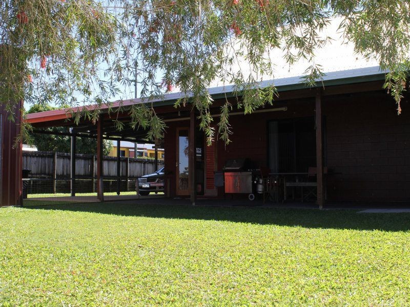 5 Giufre Crescent, Wongaling Beach QLD 4852