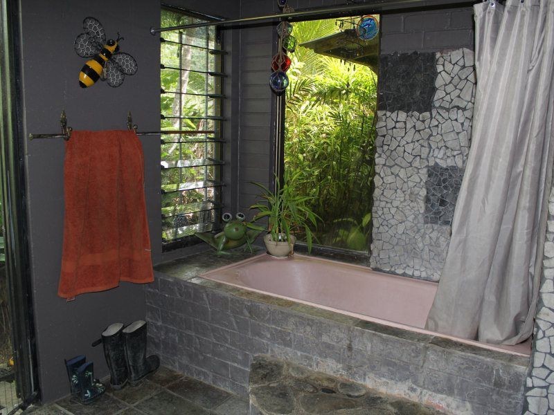 Shell Pocket QLD 4855