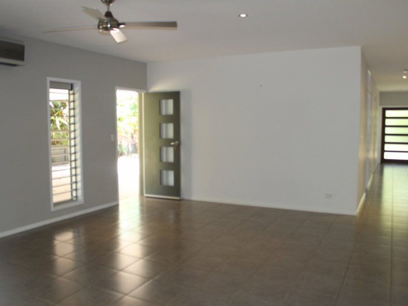 18 Pioneer Street, Bingil Bay QLD 4852