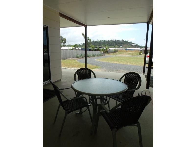 17 Voyager Street, South Mission Beach QLD 4852