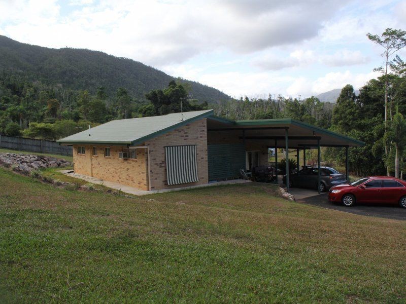 19 Bamber Street, Tully QLD 4854